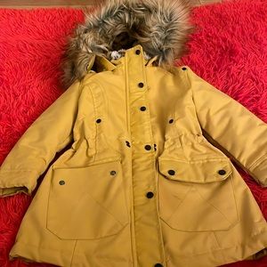 Toddler girl coat size 3T Pre-loved mild stain under left pocket, can come out.